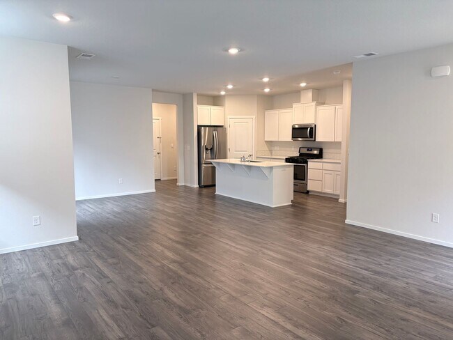 Foto del edificio - Spacious Vancouver Home Near Shopping, Parks & Convenient Commuter Routes
