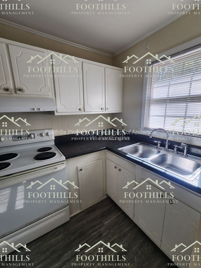 Foto del edificio - 203 Guthrie Rd