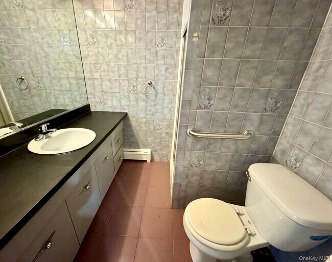 Foto del edificio - 32-44-44 72nd St