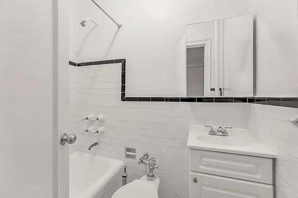 Foto del edificio - 208 W 23 St