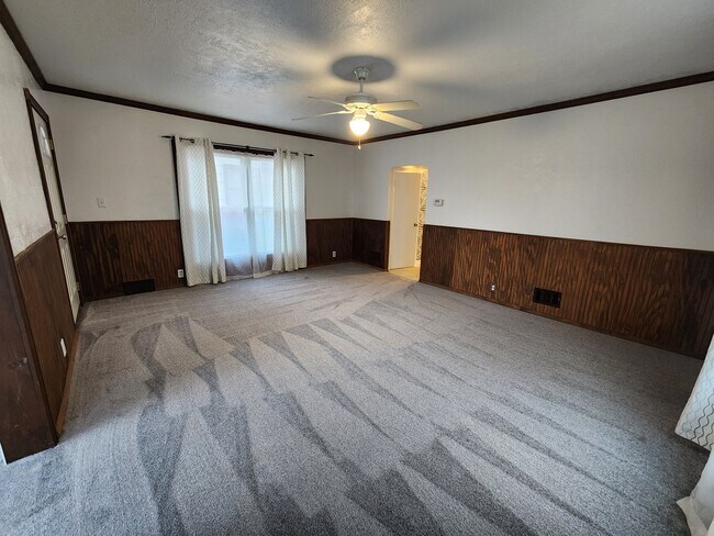 Foto del edificio - 2034 Sinclair Ave NE