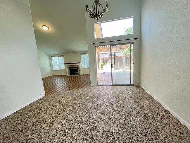 Building Photo - 2082 E Minarets Ave