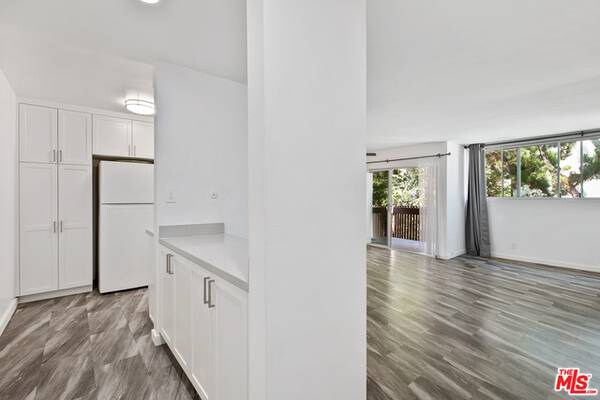Building Photo - 5900 Canterbury Dr