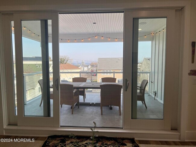Building Photo - 276 Bayside Dr