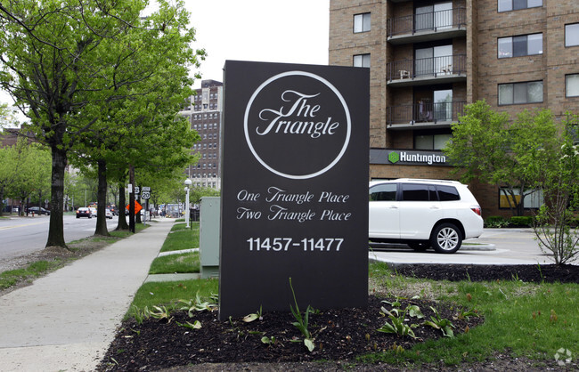 Signage - The Triangle Apartments