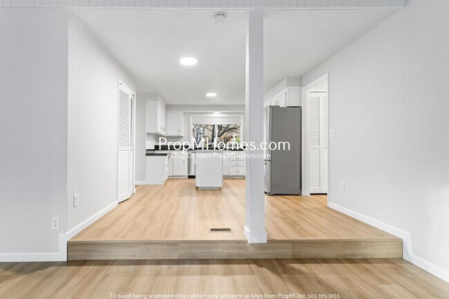 Foto del edificio - Tastefully Updated Ranch Style Home In Tigard - Like Brand New!