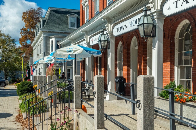Come to the main area of Grafton and enjoy the many options for shops and restaurants.