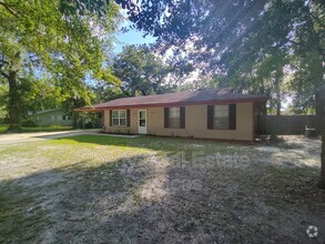 Building Photo - 1007 Live Oak Dr