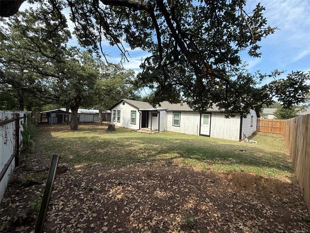 Building Photo - 1005 Roberts St