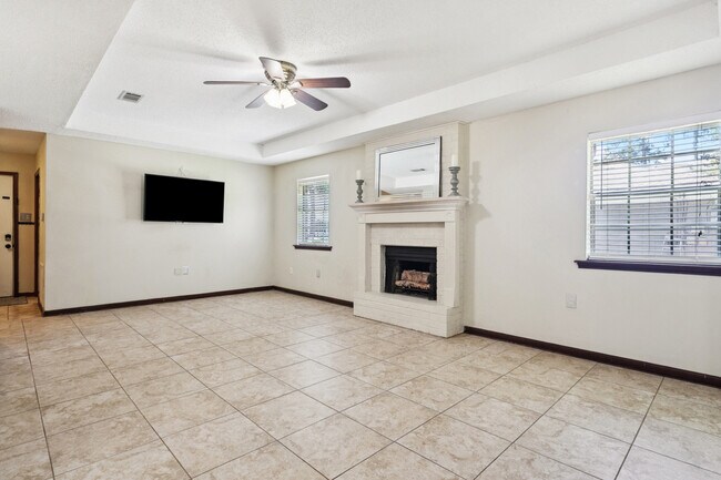 Building Photo - 310 Goldenwood St