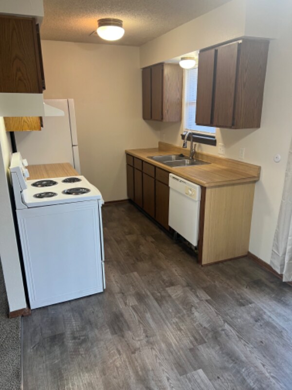 615 S Mt Carmel St Unit 3, Wichita, KS 67213 Room for Rent in Wichita