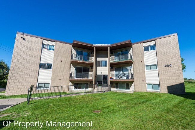 Building Photo - 1230 Cheri Ln NE