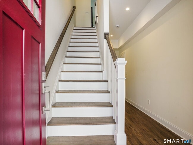 Building Photo - 6 Beacon Square