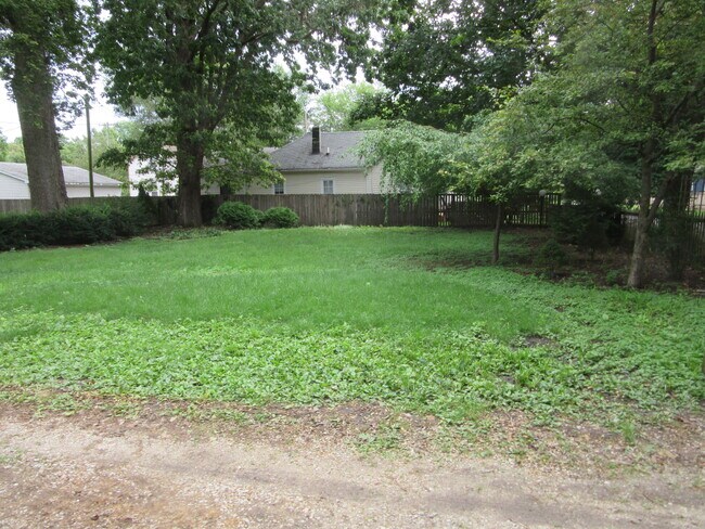 Foto del edificio - 310 W Vine St