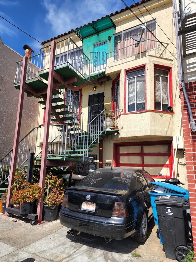 Primary Photo - 1540 Thomas Ave