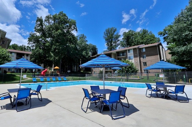 Foto del edificio - Montgomery Trace Apartment Homes
