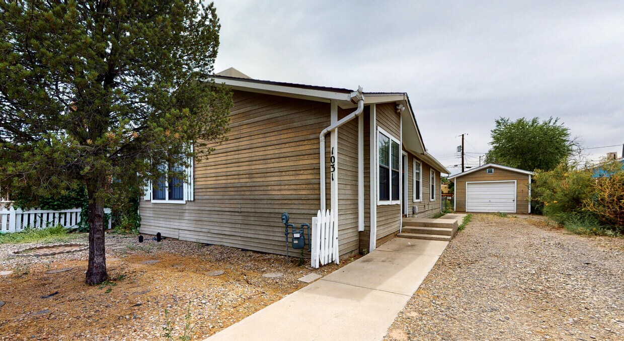 Primary Photo - 1031 Forrester Ave NW