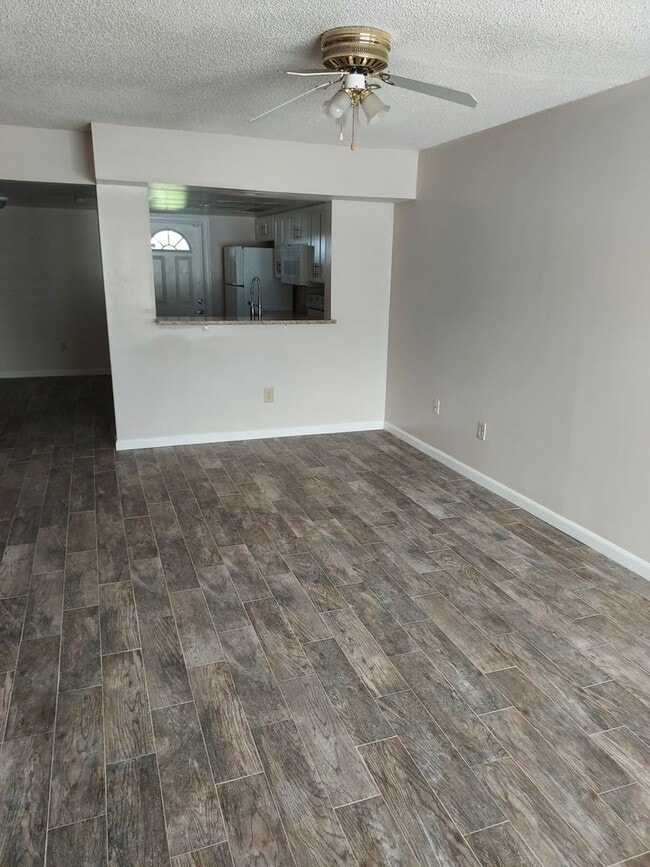 Building Photo - Townhouse  located near UCF - 2 Bed / 1.5 ...