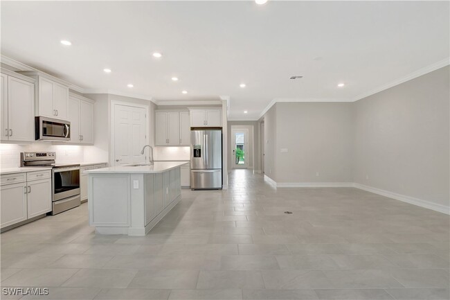 Building Photo - 335 Tamarindo Ln