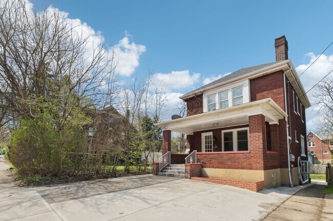 Foto del edificio - 3459 Beechwood Blvd