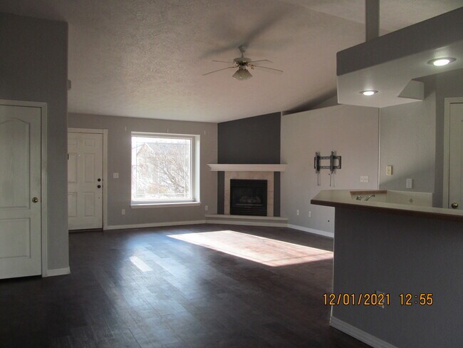 Foto del edificio - 2064 E Meadow Wood Dr