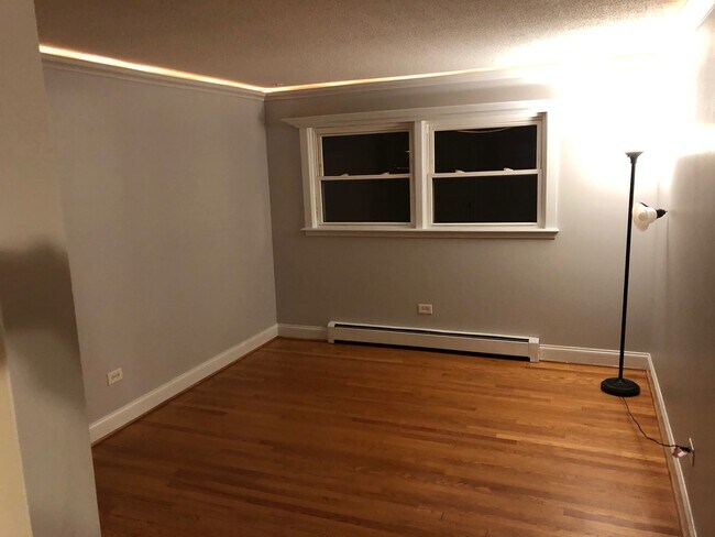Foto del edificio - 4936 N Leonard Dr