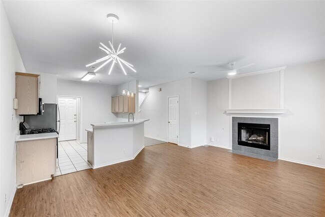 Building Photo - 2808 Kestrel Dr