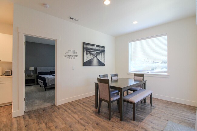 Building Photo - FURNISHED 3 Bedroom, 2 Bath Home in West Richland
