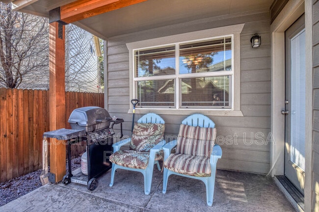 Building Photo - 3716 E Jacamar Dr