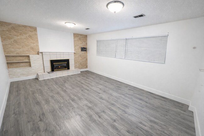 Photo du bâtiment - 32438 Hillcrest Ave