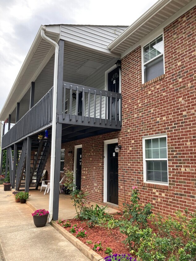Building Photo - 306 Reece Ave