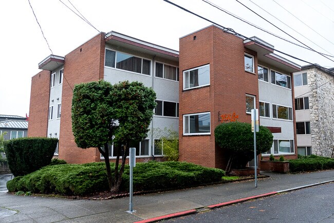 Building Photo - 23 Valley St