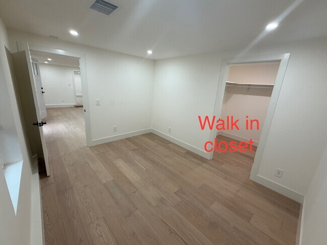 Foto del edificio - 731 Valota Rd