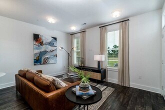 Building Photo - 11250 Mason Rd