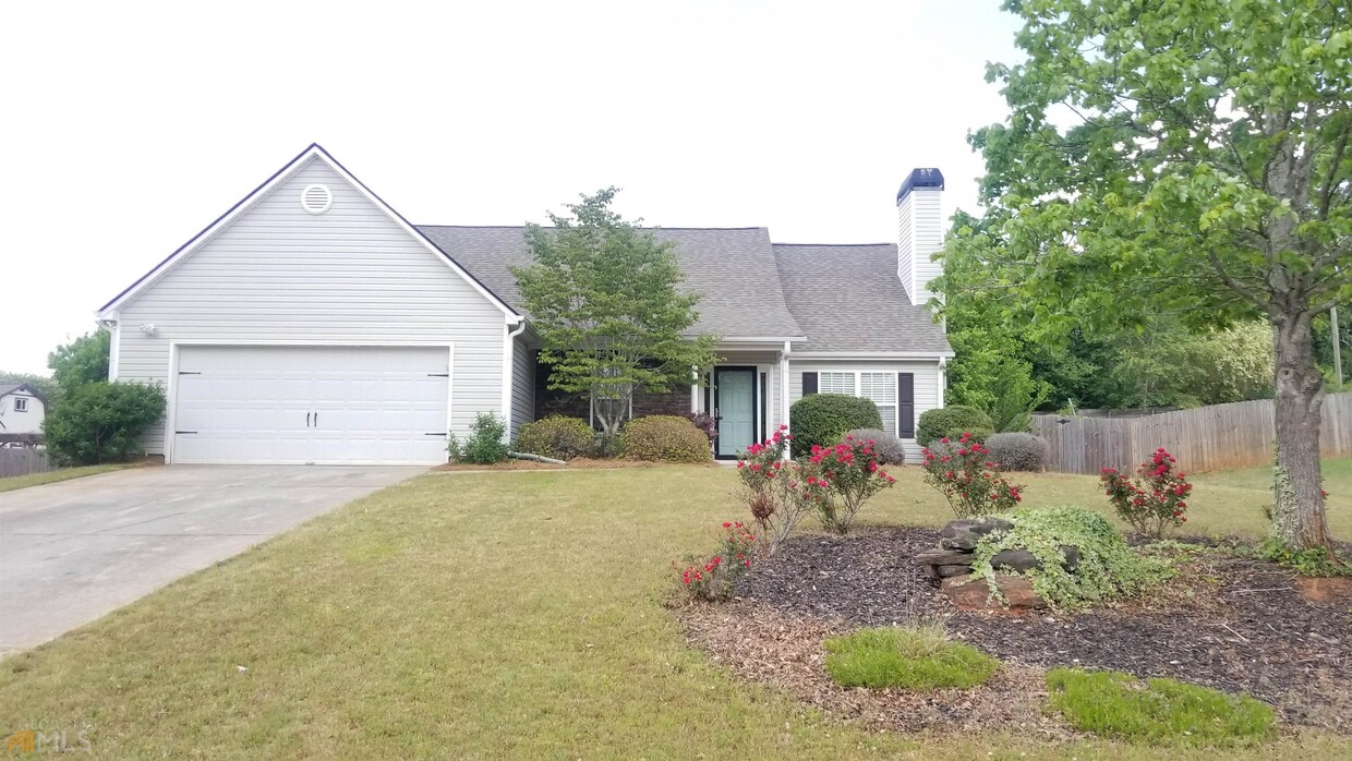 Primary Photo - 515 Carriage Dr