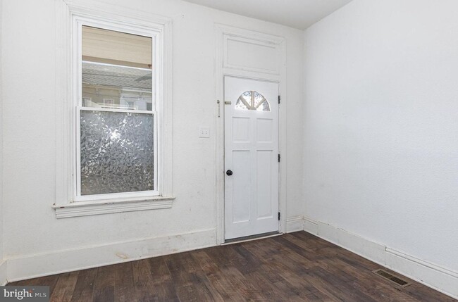 Building Photo - Cozy 3 bedroom in west York