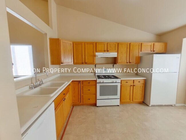 Building Photo - Marvelous Home In Constitution Hills! - Ap...