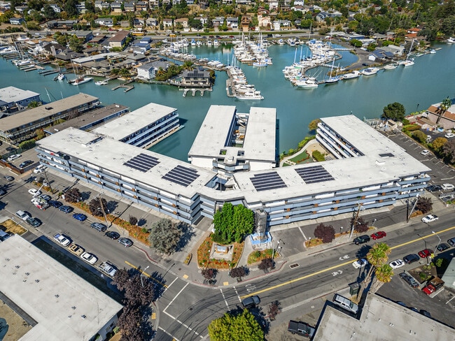 Building Photo - The Meridian