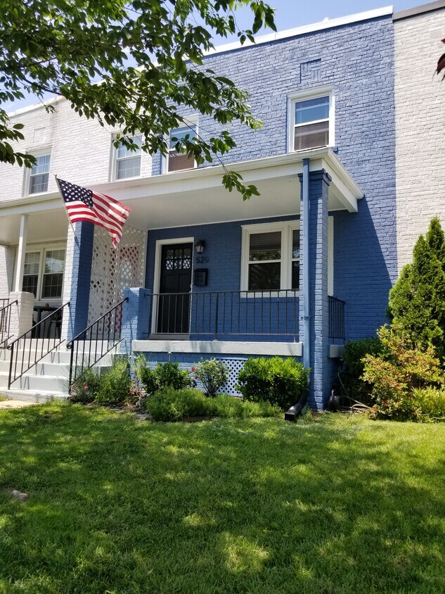 Primary Photo - 520 E Glendale Ave