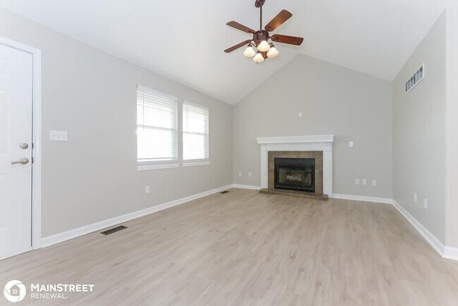 Building Photo - 1630 S Whitney Dr, Independence, MO 64057