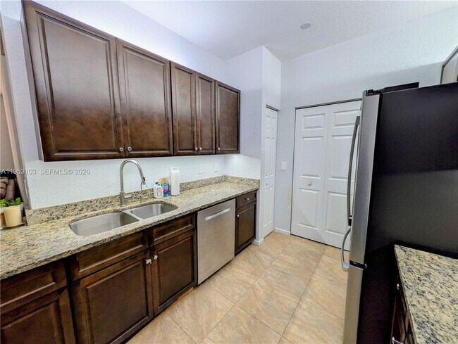 Foto del edificio - 3561 Forest Hill Blvd