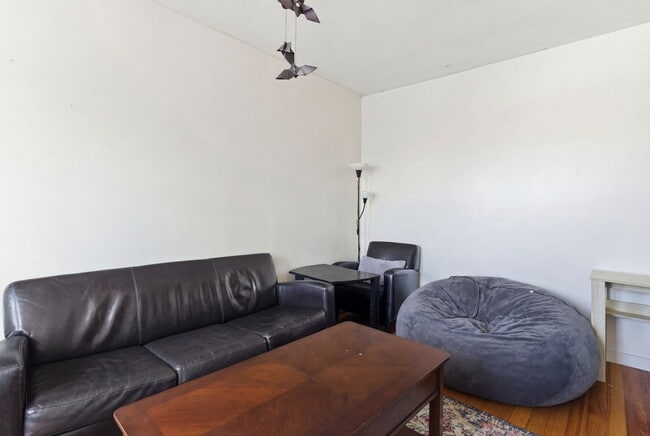 Building Photo - 24 Darling St