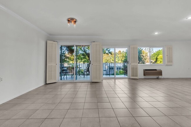 Foto del edificio - 2370 Via Mariposa W