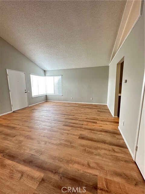 Foto del edificio - 27431 La Cabra