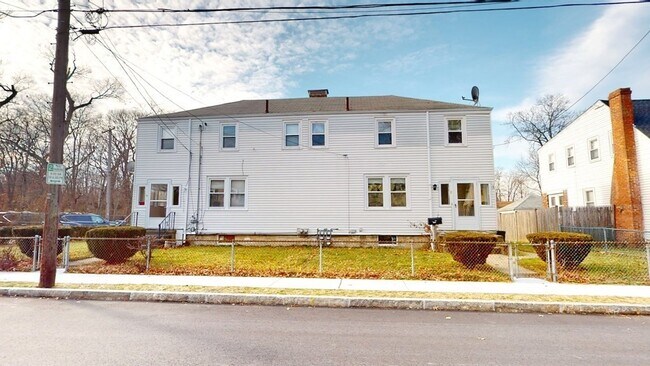 Building Photo - 6 Arnold St