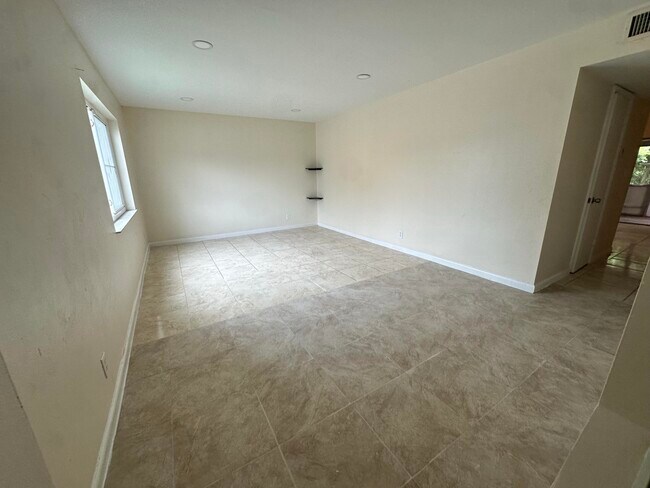 Building Photo - 5614 Blueberry Ct