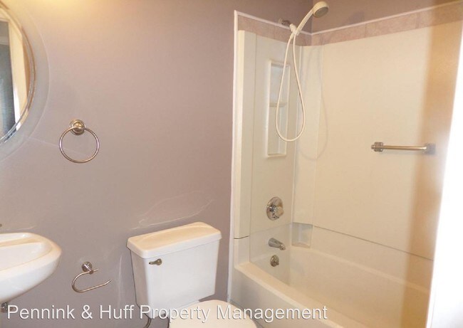 Building Photo - 6405 Barwick Dr