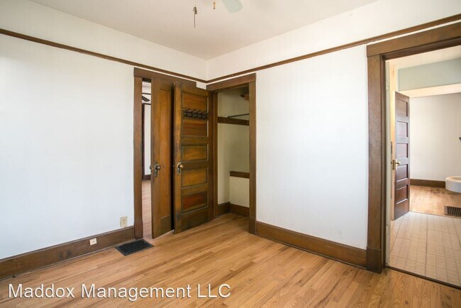 Building Photo - 212 Harvard Dr SE