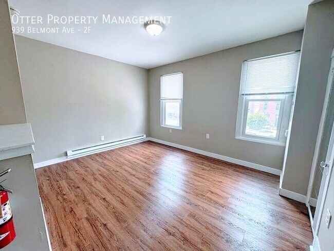 Foto del edificio - 939 Belmont Ave