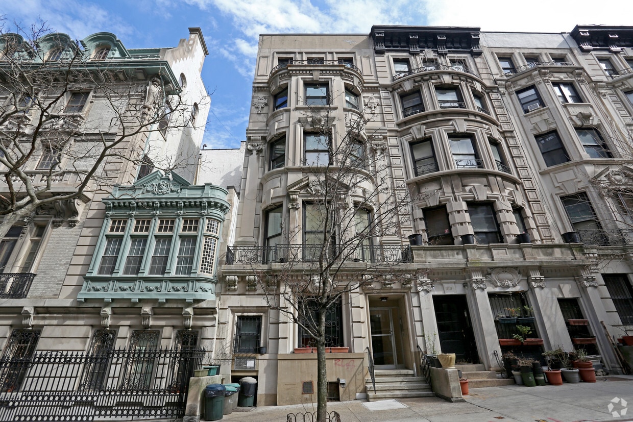 Building Photo - 321 W 105th St